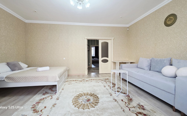 Tsentr Nursaya 3-Kh Komnatnye Apartments