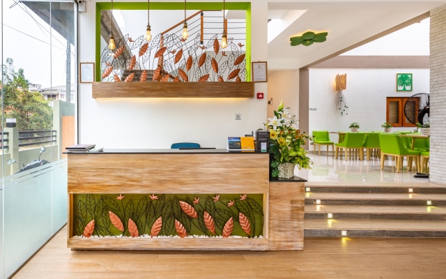 YOHO J Leaf Hotel
