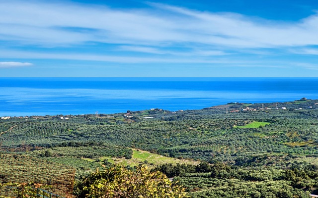 Вилла Cretan Family Villa Heated Pool