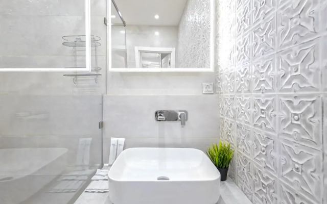 Апартаменты Бизнес с Балконом Elite Apartments