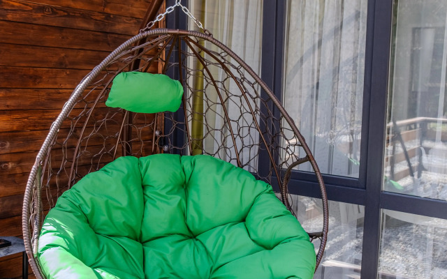 Шале Aishah House