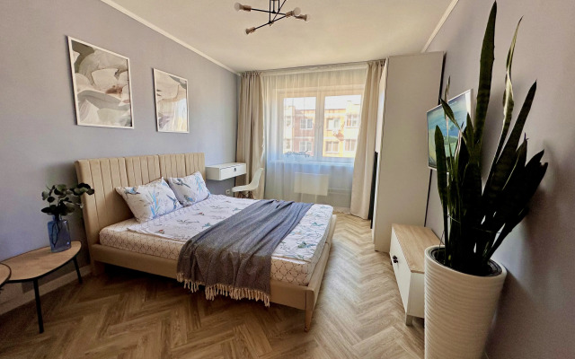 Blue Sky Studio Flat