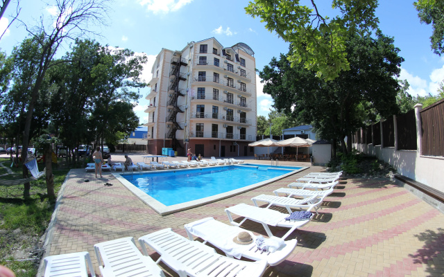 Отель Plaza
