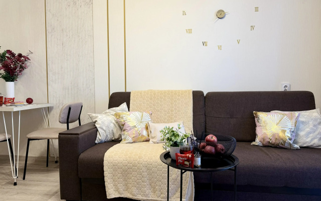 Квартира Дизайнерская с панорамным балконом у арены Трактор