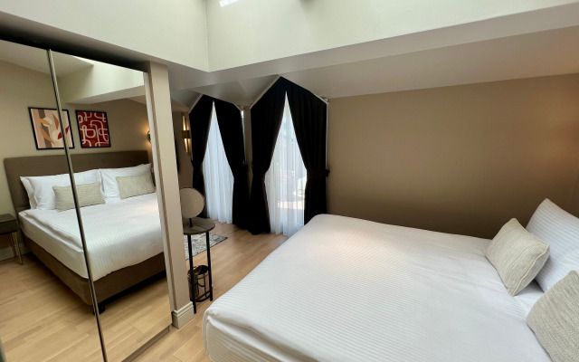 Weingart Suites Hotel