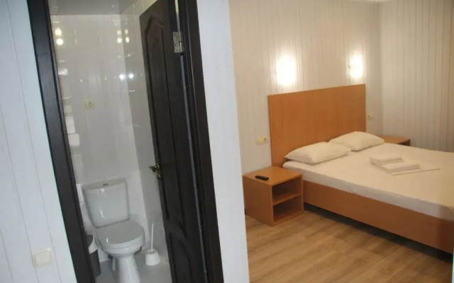 Peak Season 4 Apartments