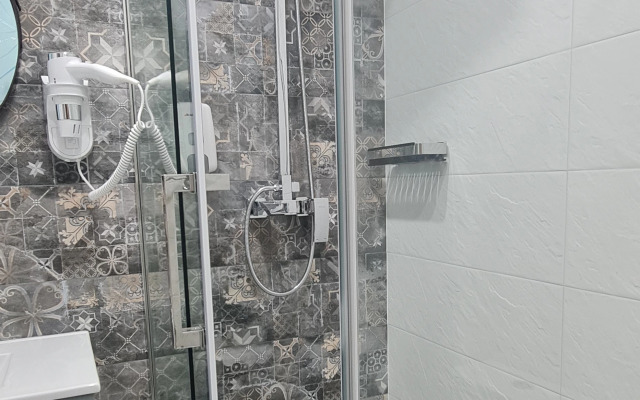 Loft4you Sunny - kvartira 2-komnatnaya (ryadom Pyatigorsk, Zheleznovodsk) Flat