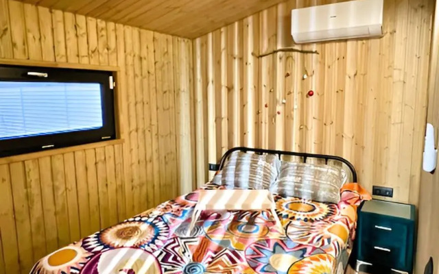 Частный дом Загородный комплекс на берегу реки с баней