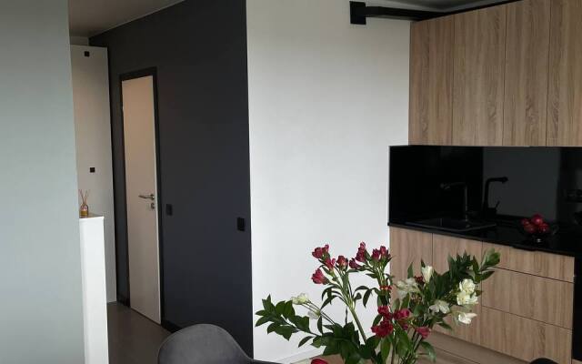 White Lodging Flat