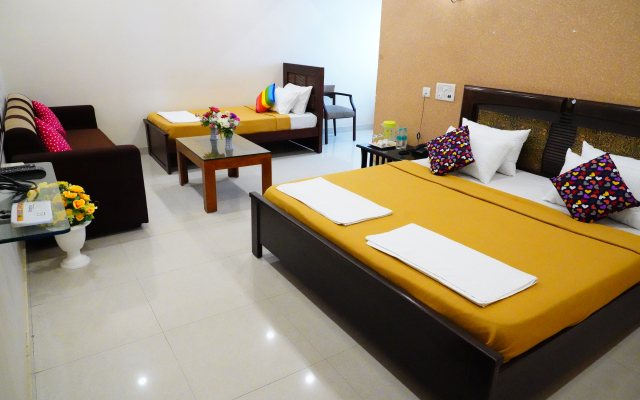 Vjr Mahal and Vinayagam Residency Hotel