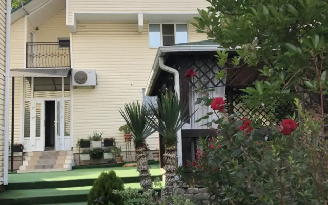 Byyuti Spa Na Rucheynoy Guest house