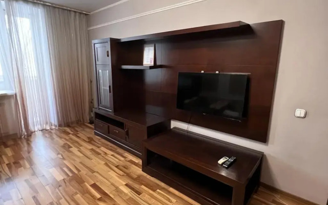 Shikarnaya Trekhkomnatnaya na Michurina Flat