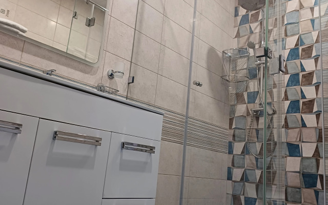 Апартаменты Афалина с зоной патио и отдельной спальной комнатой