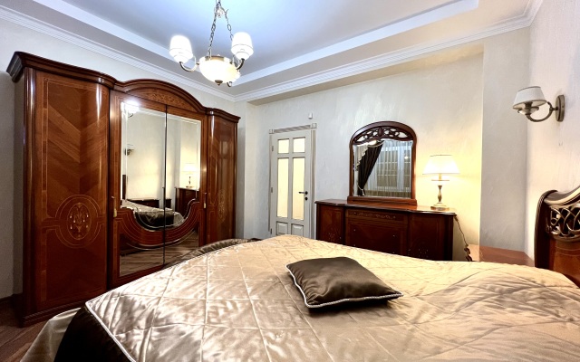 3-komnatnaya Premium Klassa Yarapartments na Sovetskoy 21 Flat