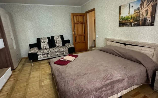Chekhova 2B Flat