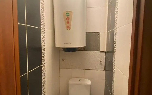 Vmestitelnaya I Uyutnaya 2 Komnatnaya Flat