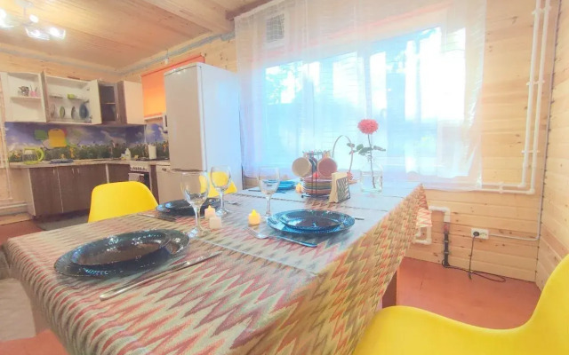 Na Lermontova 13 Pos. Sosnovo Guest house