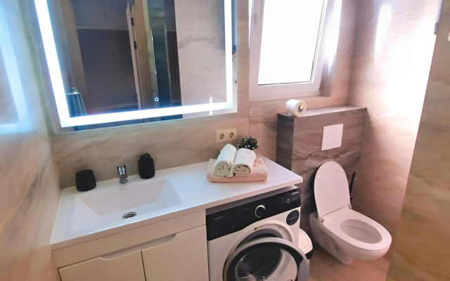 Квартира Двухкомнатная с Потрясающим Видом на Море