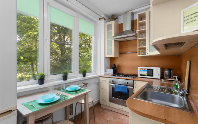FlatHome24 у метро проспект Большевиков Apartments