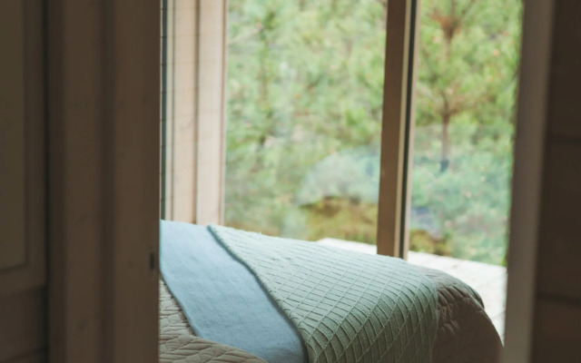 Частный дом с баней и чаном у воды и леса