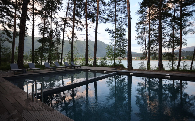 Khvoya v Gorah Hotel