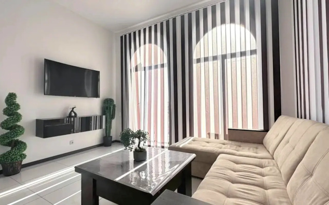Yevrodvushka v Tsentre Flat