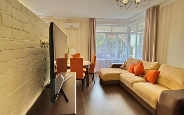 Улучшенные трехкомнатные апартаменты с террасой