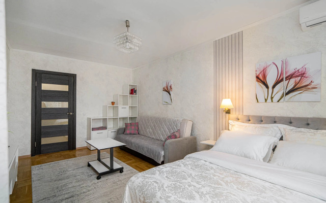 Квартира Апартаменты Ladgorna на Мележа 4