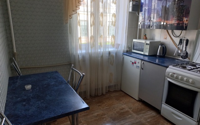 Na Ulitse Akademika Krylova 7 Apartments