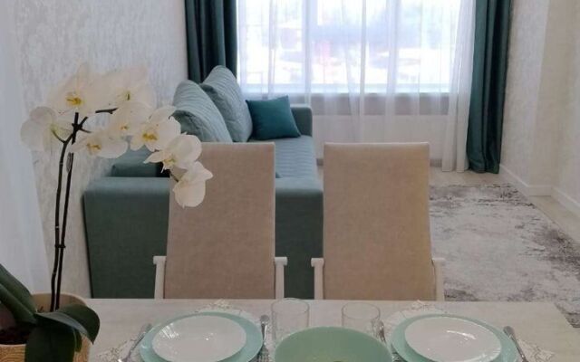 Na Bekhtereva 2B Flat
