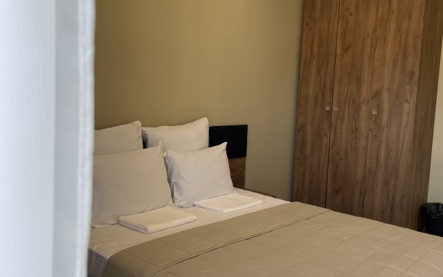 7 Street Mini-Hotel