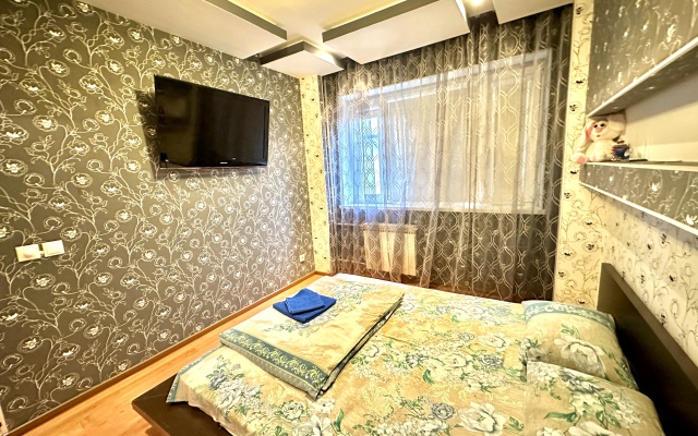 Svetlaya 2-komnatnaya: ryadom gostinnitsa Vorkuta i Tsentralnaya ploshad Flat