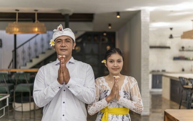 Gang Bima - Unique Retro Seminyak Private Mansion Villa