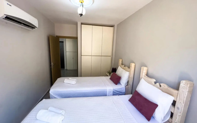 Just Dream Suites Hotel