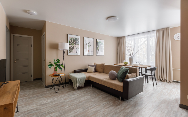 Trekhkomnatnaya ryadom NMITS imeni Ryzhikh Flat