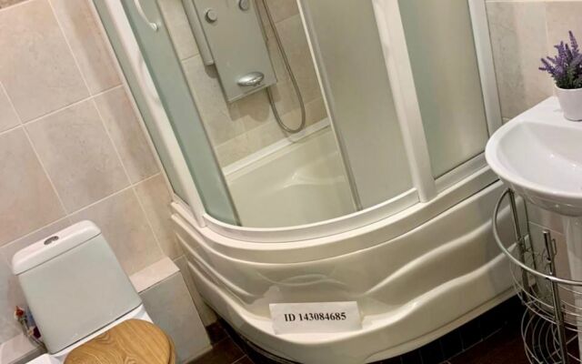 Апартаменты в центе Тюмени, Гелерея Вояж, Гор Сад