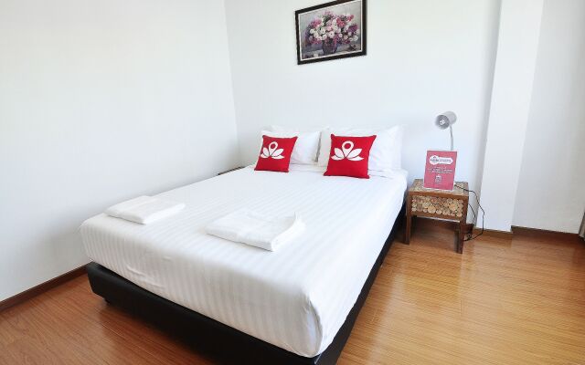 ZEN Rooms Suthisan Hotel