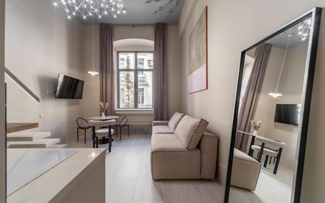 Dvuhurovnevaya v osobnyake u Kremlya Flat