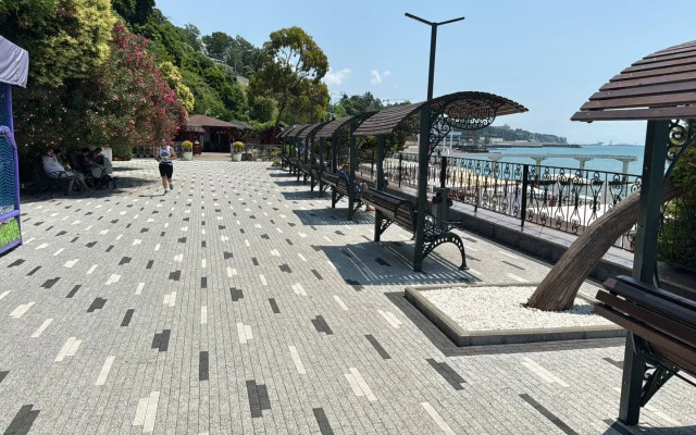 Uyutnaya S Basseynom Na Territorii Moresolntseapart Flat