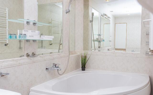 Lyuksovye Apartamenty Dve Spalni Dva Sanuzla Apartments