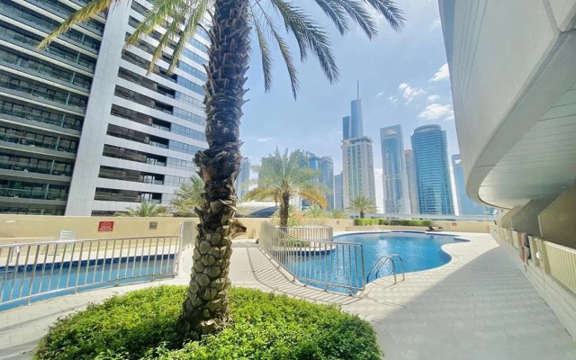 Luxury 1 Bedroom on Marina Walk Apartments