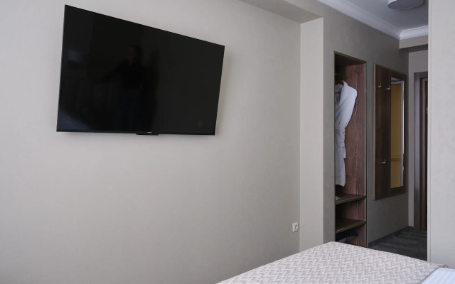 Hotel Zvezda
