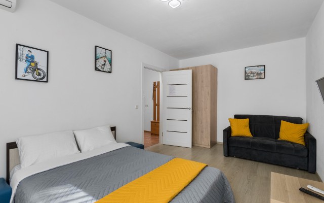 FlatHome24 у метро проспект Большевиков Apartments