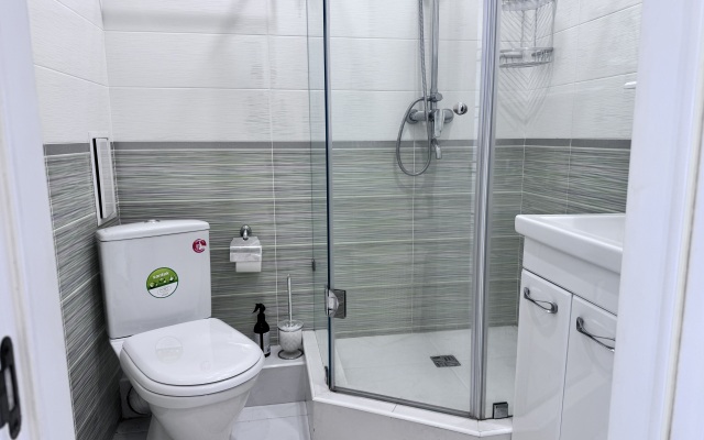 1k Na Krestyyanskoy 27/1 Flat