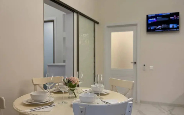 Klacca Lukhury Flat