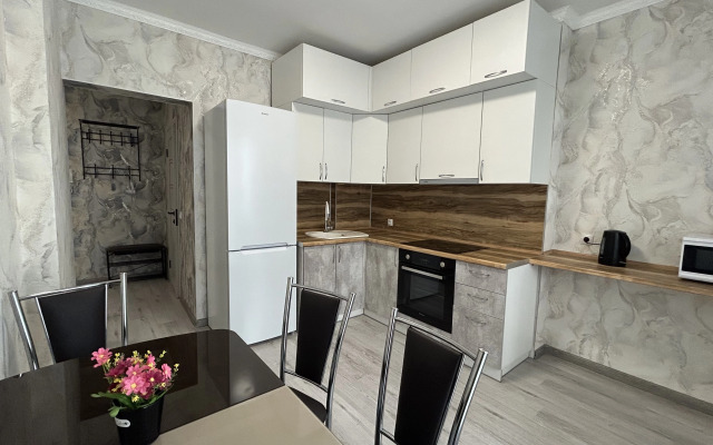 Uyutnaya kvartira v novom dome Flat