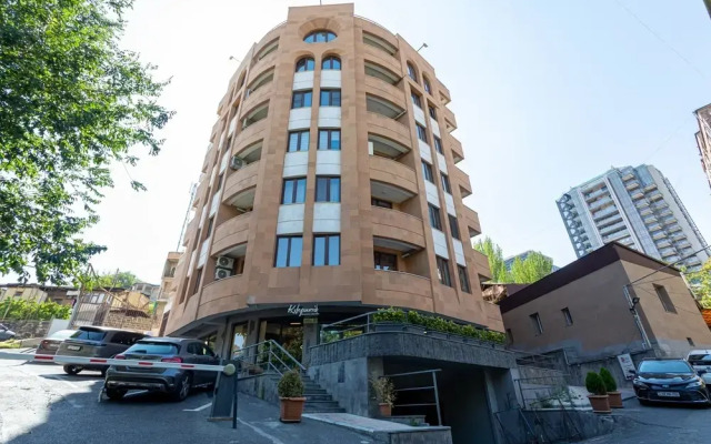 On Saryan Str. 26/3-4 Apartments