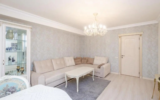 Apartments 5a Chudesnaya Kvartira V Tsentre Stolitsy S Realnymi Foto