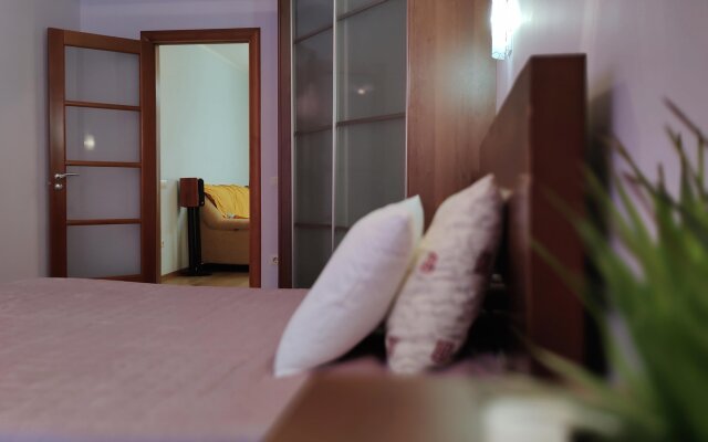 Квартира на Бикбая 23/2. Просторные трёхкомнатные апартаменты на 6 гостей.