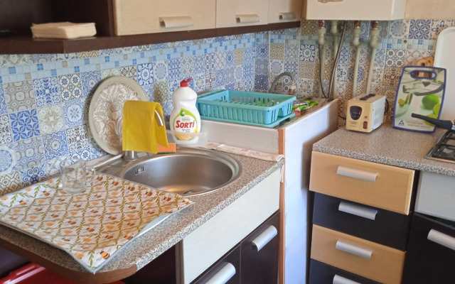 Tryokhkomnatnaya V Posyolke Ordzhonikidze Flat